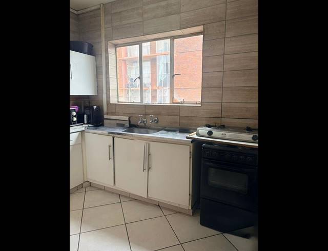1 BEDROOM APARTMENT FOR SALE IN SUNNYSIDE